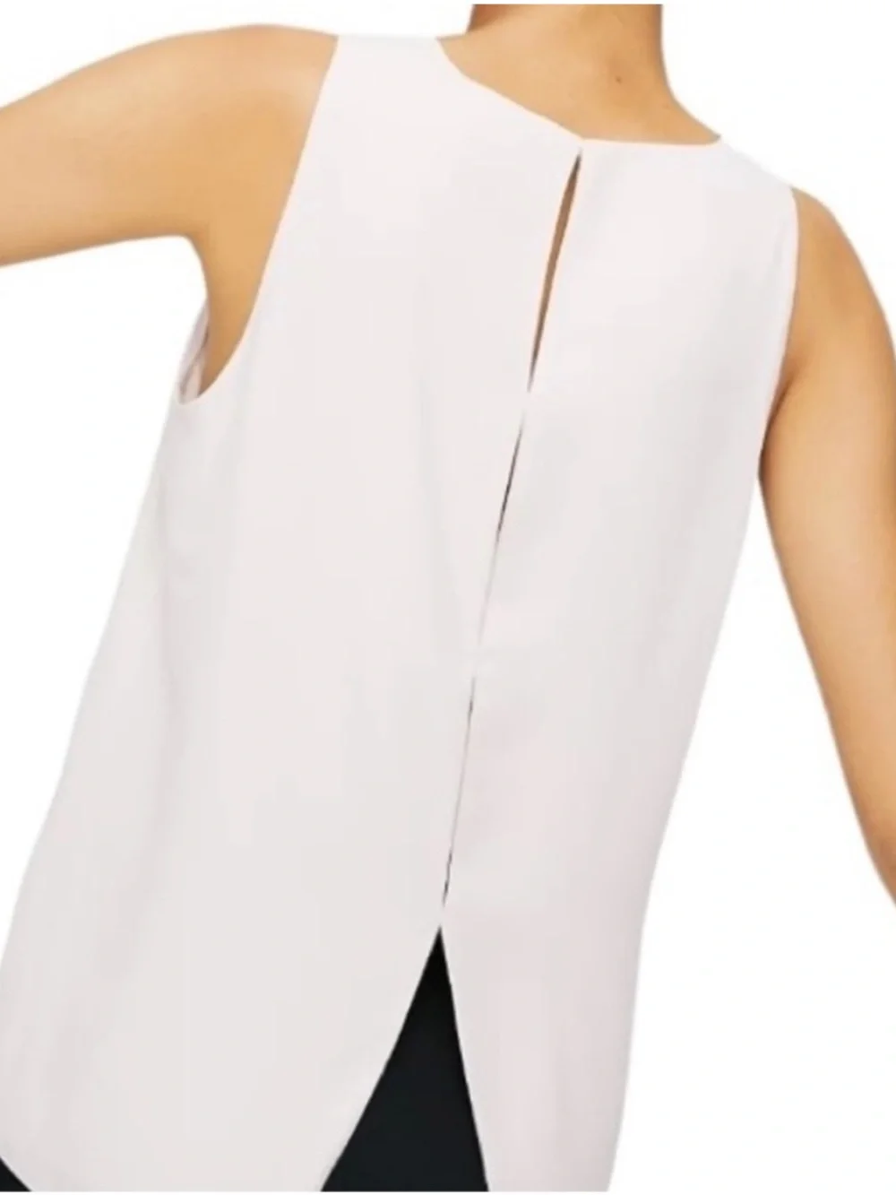 Babaton sleeveless Maddox blouse in
Coral with cut outs size M excellent conditi - Picture 3 of 12
